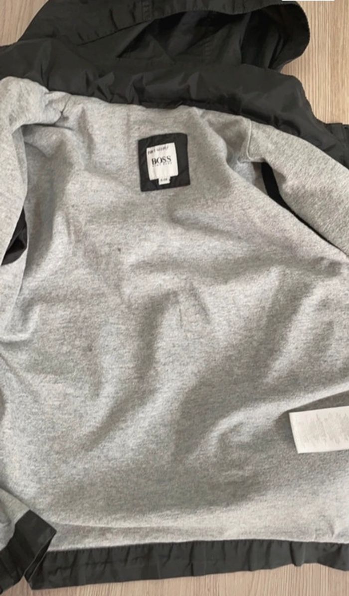 Blouson + coupe vent/kway Hugo boss en 6 ans - photo numéro 7