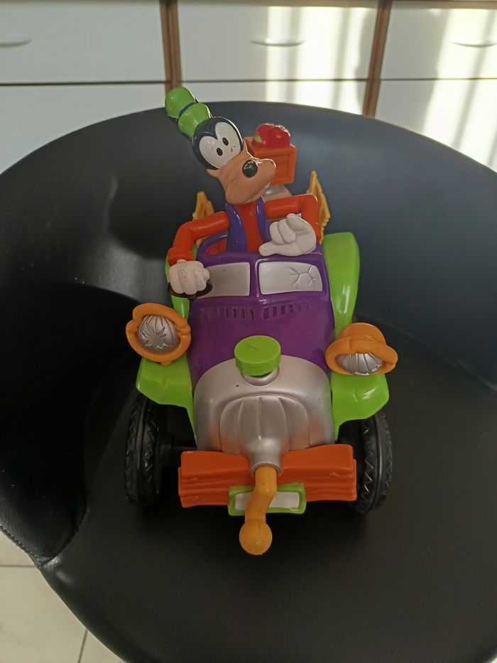 Voiture télécommandée - photo numéro 2