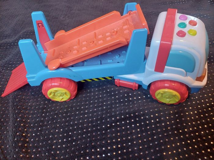 Camion musical et sa remorque - photo numéro 2