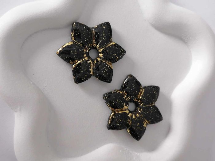 Pampilles fleurs colorées en pâte polymère – Charms interchangeables pour boucles d’oreilles - photo numéro 7