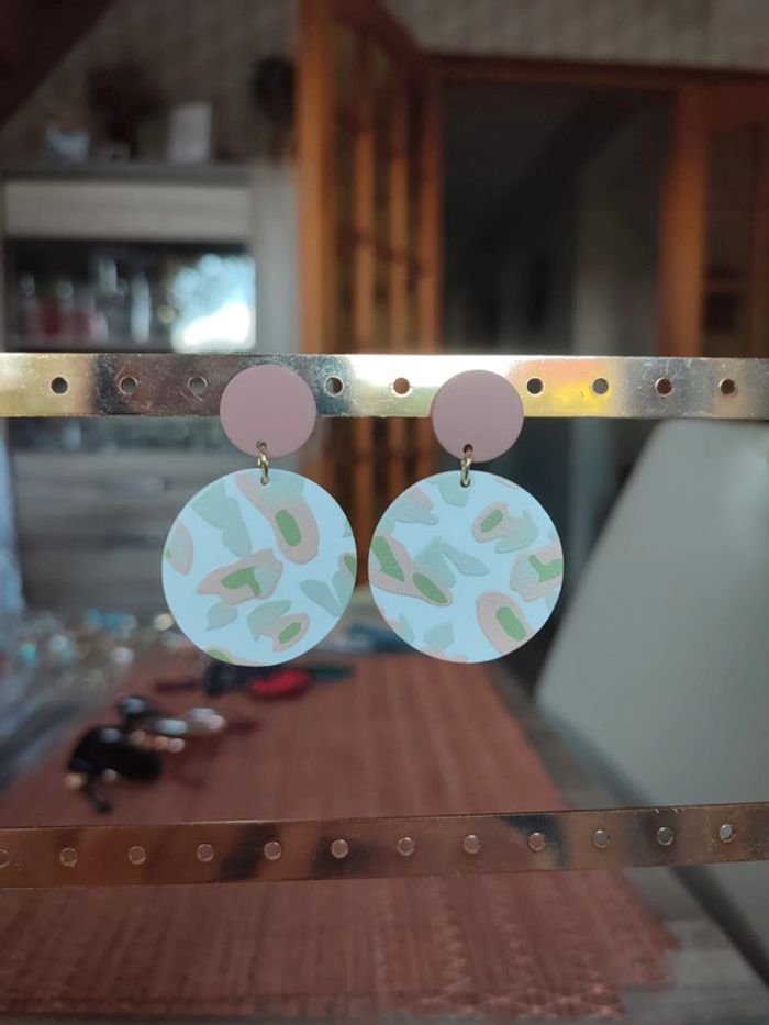 Boucle d'oreille ronde - photo numéro 3