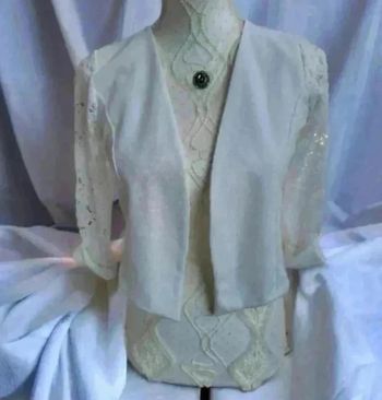 Veste courte dentelle blanche TU