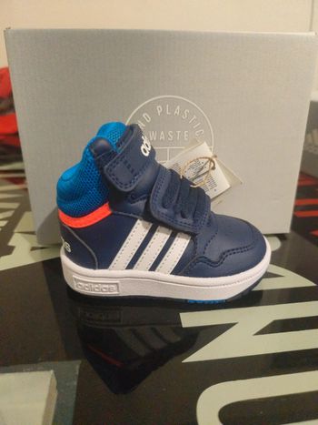 Baskets enfants a scratch