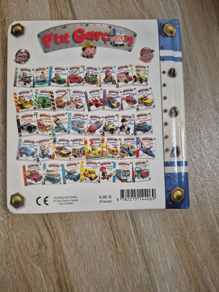 Livre p'tit garçon la moto de yannis - photo numéro 2