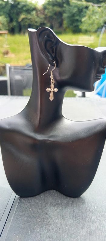 Boucles d'oreilles croix femme