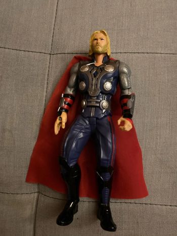 Figurine Thor mighty strike action