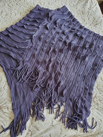 Poncho Cape en tricot bleu à franges