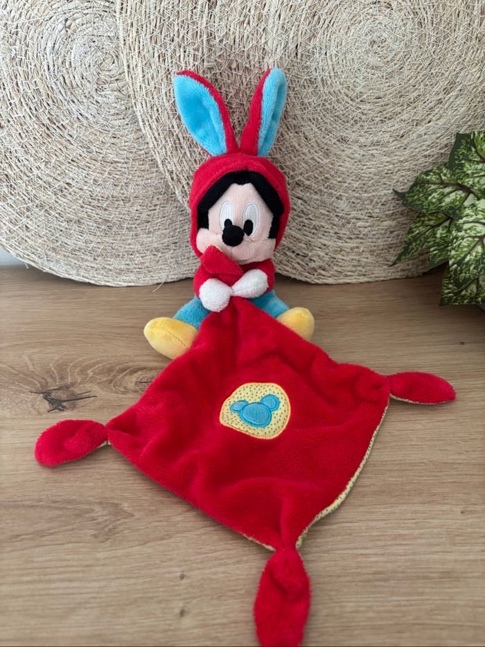 Doudou Mickey capuche lapin mouchoir rouge Disney - photo numéro 3