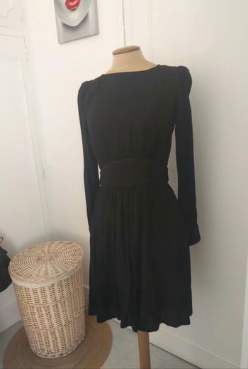 Robe noire Sinequanone taille 38