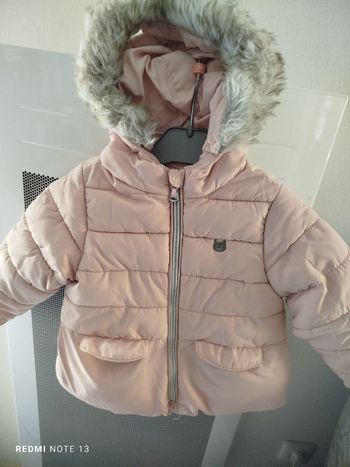 #kytie18moisfille. Doudoune a capuche taille 18/24 mois