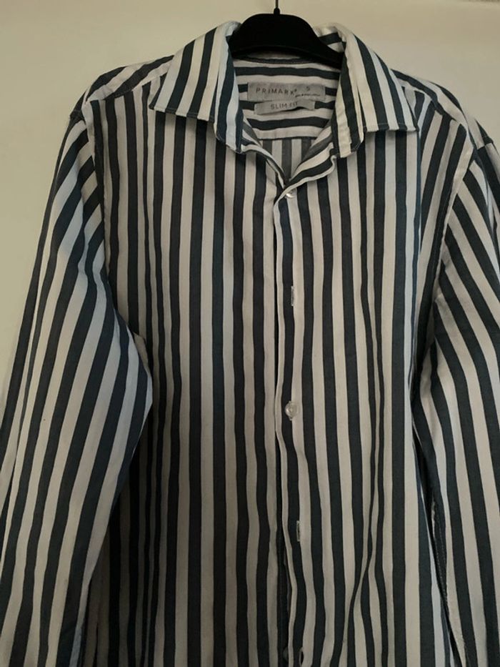 Chemise rayée Primark taille S slim fit gris blanc excellent état - photo numéro 3