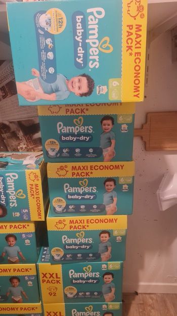 Pampers taille 6 ,4 packs
