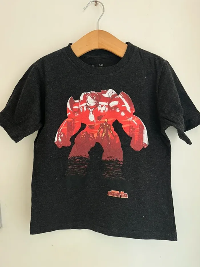 Tee shirt Avenger 6/7 ans