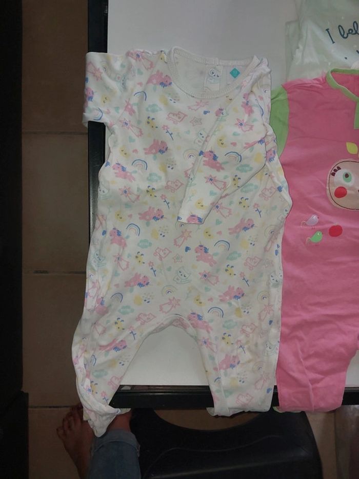 Lot pyjama fin 9 mois - photo numéro 3