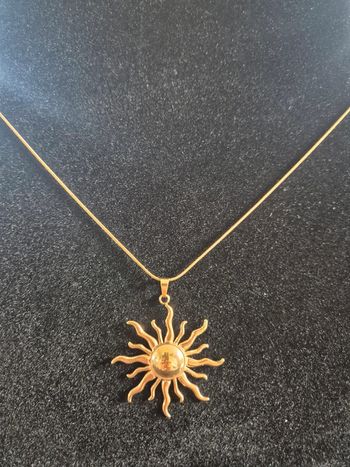 Jolie collier soleil tendance