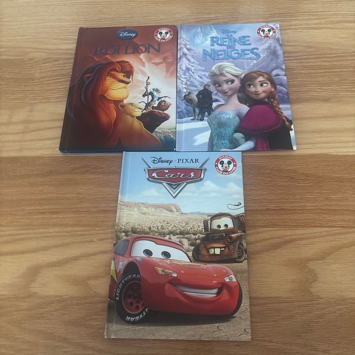 # lot 3 livres Disney