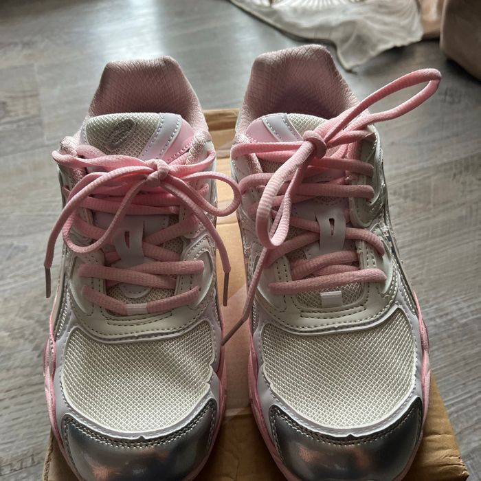 Asics NYC rose avec lacet fluffy rose - photo numéro 2