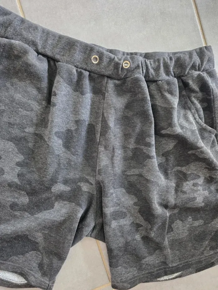 Short gris - photo numéro 2