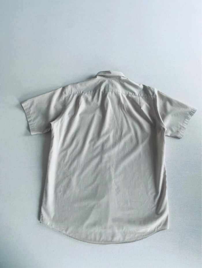 Chemise Lacoste authentique à rayures fines beige. - photo numéro 3