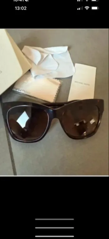Michael kors lunette de soleil authentique dans la boite taille S