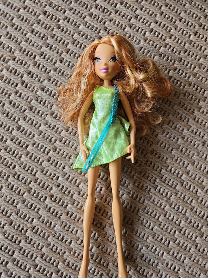 Poupée winx - photo numéro 2