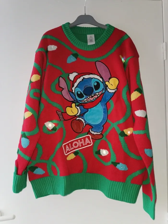 Pull Stitch Disney store Taille L