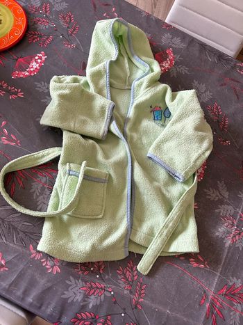 Peignoir / robe de chambre polaire taille  18/ z2ans