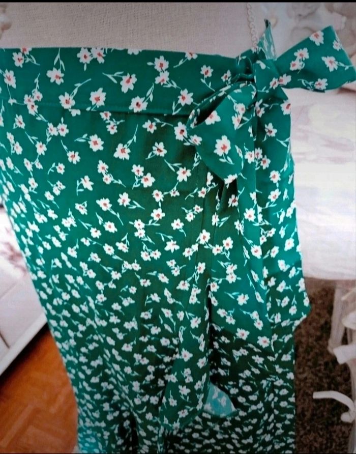 Jupe porte-feuille volantée verte fleurie Shein Taille M Neuve - photo numéro 2