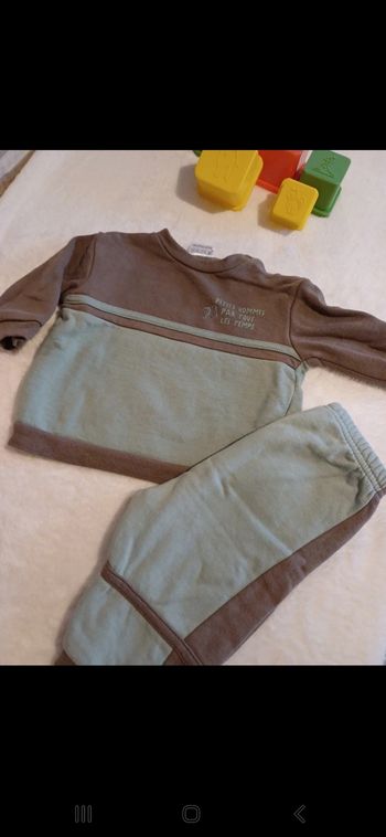 Survêtement bébé taille 6 mois