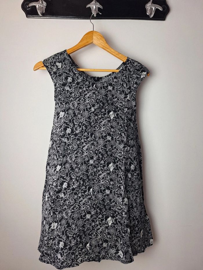Robe très légère noire et blanche 12 ans kookai