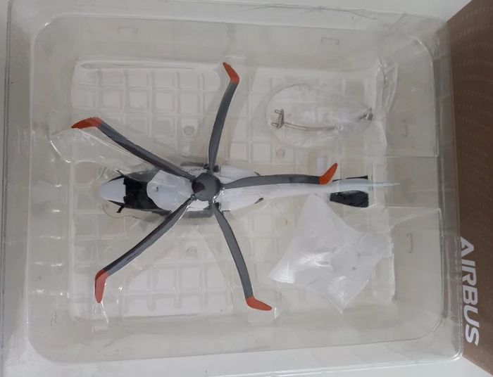 Maquette hélicoptère Ach160 Airbus Helicopters 1/72 - photo numéro 2