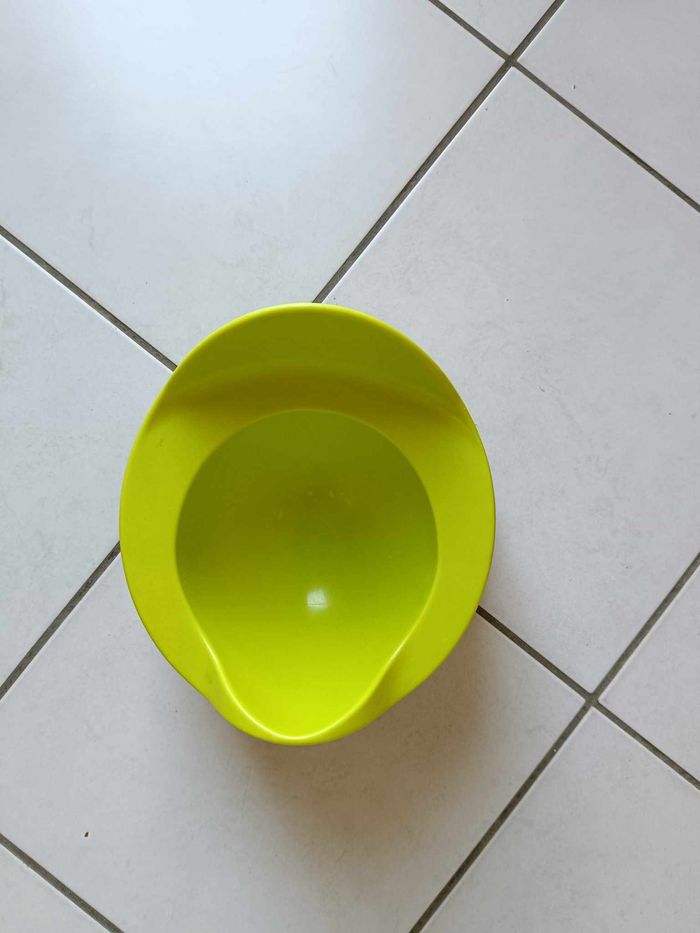 Pot en plastique pour bébé vert
