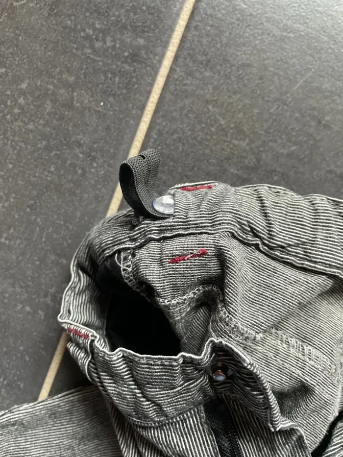 Jeans noir et blanc rayé légèrement - photo numéro 4