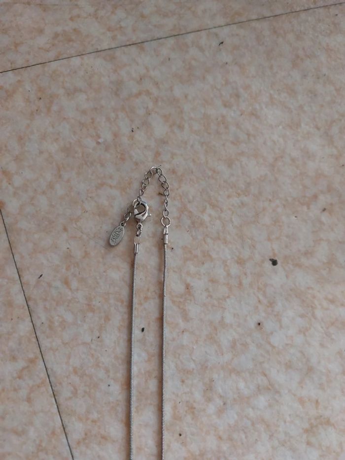 Collier neuf - photo numéro 3