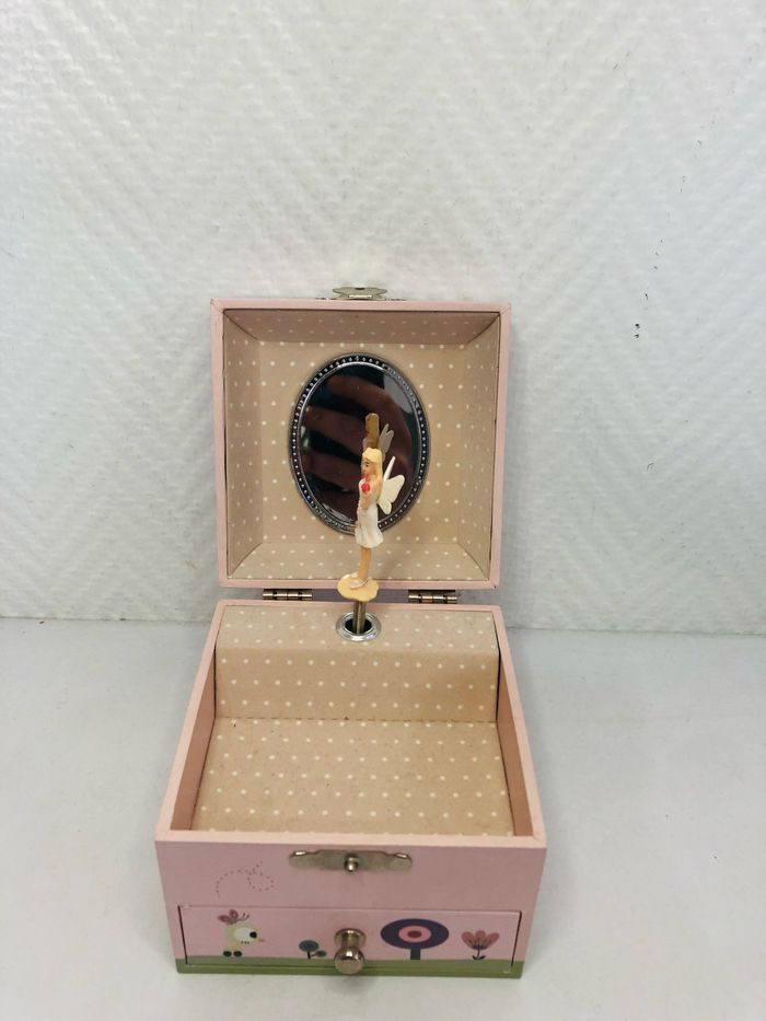 Boite à musique Ninon au jardin figurine fée - photo numéro 3