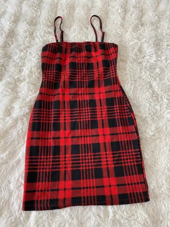 Robe à carreaux rouge et noir Shein taille XS
