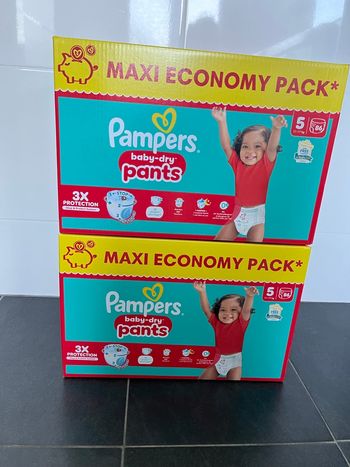 Couches pants Pampers
