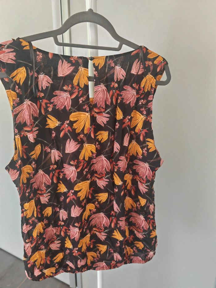 Top taille 48 neuf - photo numéro 3