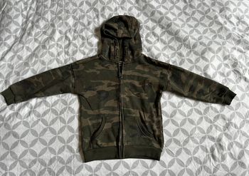 Gilet à capuche
