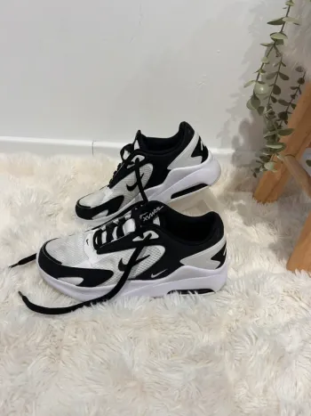 Baskets Nike Air Max Bolt p37,5 white&black