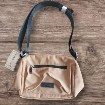 Sacoche bandoulière homme -neuf avec étiquette