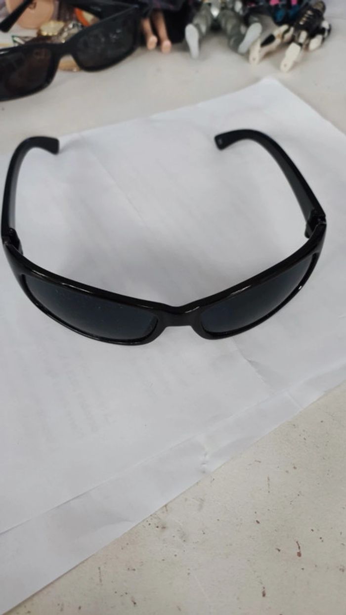 Lunettes de soleil - photo numéro 3