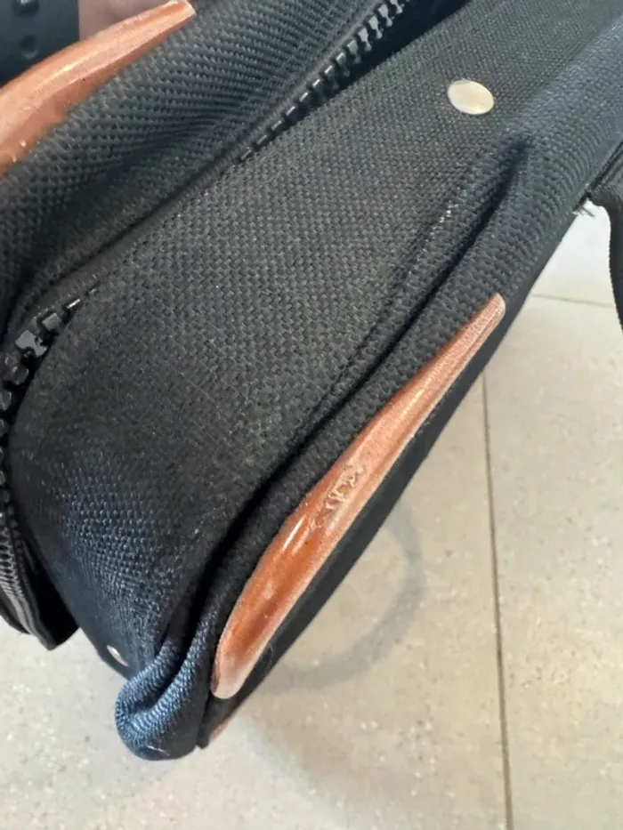 Bagage Lancel, bon état général mais il y a des petites traces d'usures, 53x35x15cm - photo numéro 9