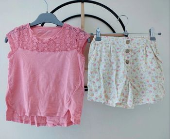 8 ans ensemble été teeshirt Vertbaudet et short Kiabi