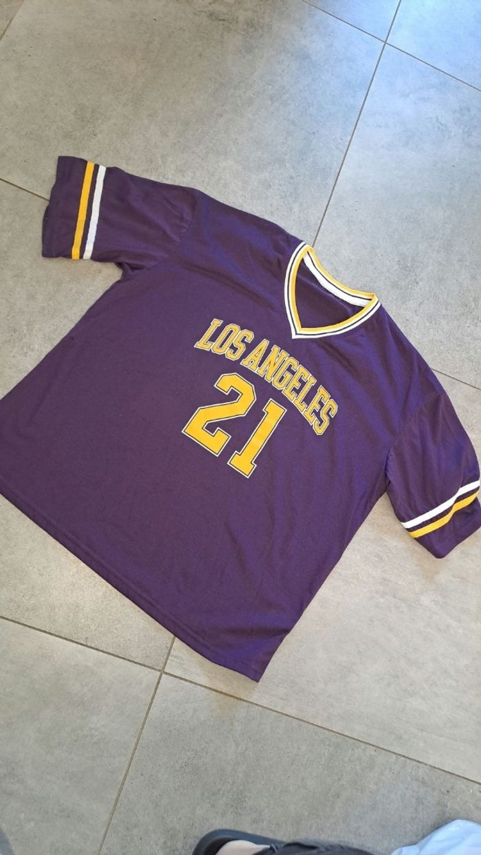 Tee shirt large
