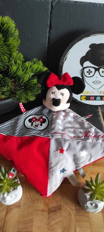 Doudou Minnie Disney Rouge Nicotoy Nuage Rouge Rayures Etoiles #geektradedoudou