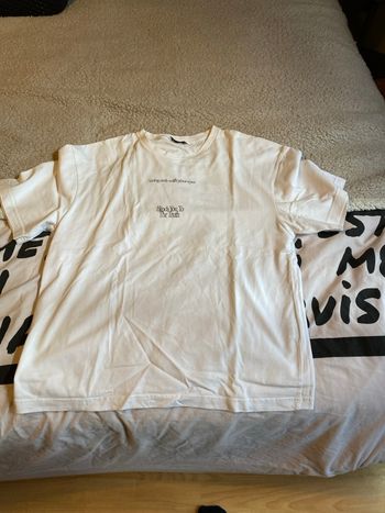 Vends tee shirt blanc  imprimé