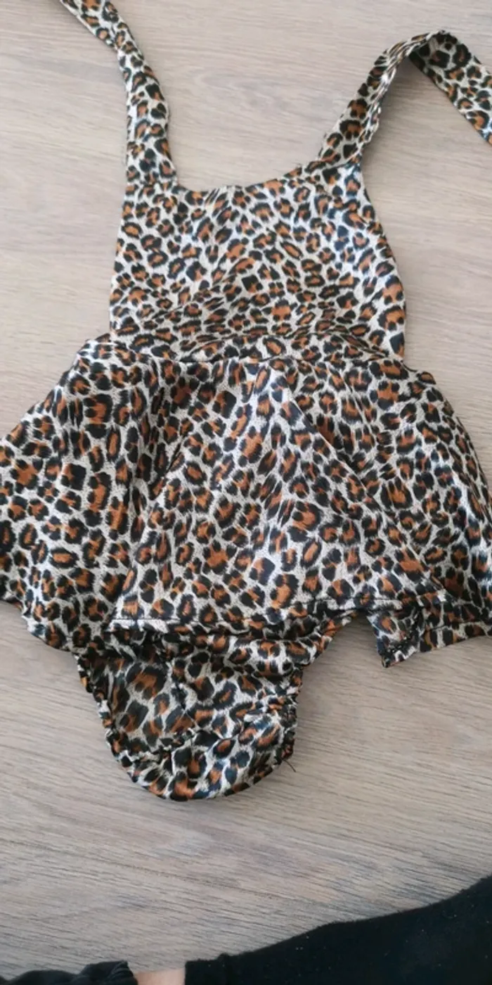 Robe dos nu effet soie 6 mois