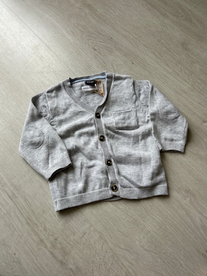 Gilet gris Kiabi bébé garçon taille 9 mois