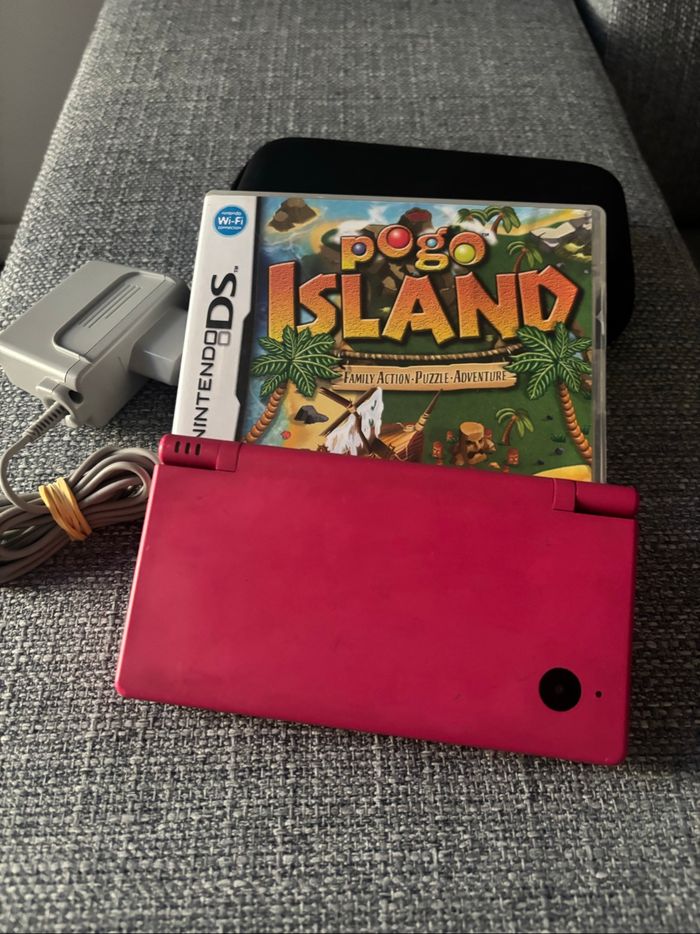 Nintendo DSI rose